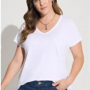 Torrid Womens 2x  White Short Sleeves Classic Fit